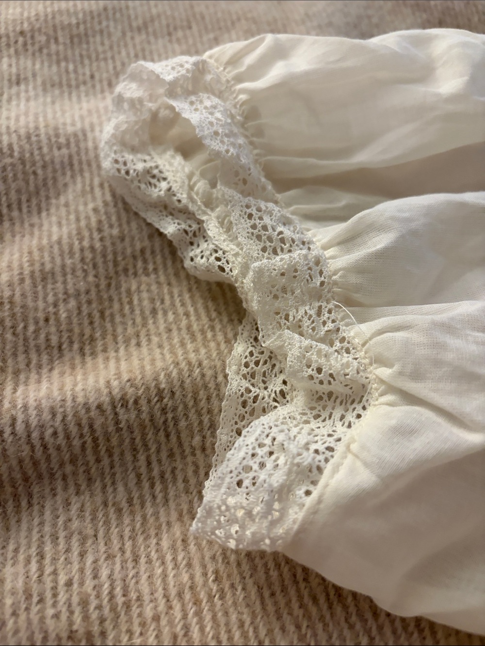 NWT MAISON D’AMELIE Cream Lace-Trim Puff Sleeve Blouse Size Medium 100% Cotton - Picture 5 of 13
